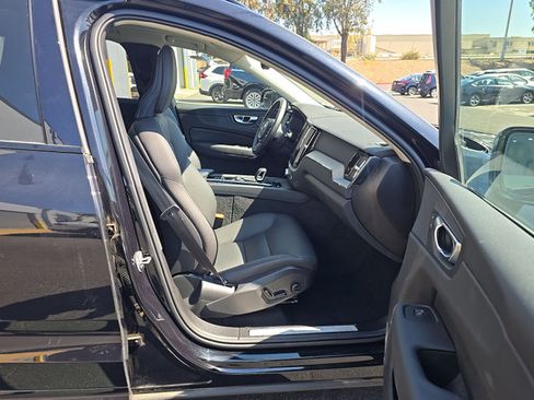 Used 2025 Volvo XC60 B5 Plus AWD/4WD image 6