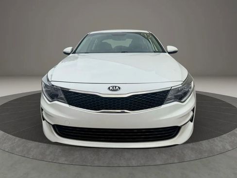 Used 2018 Kia Optima LX image 2