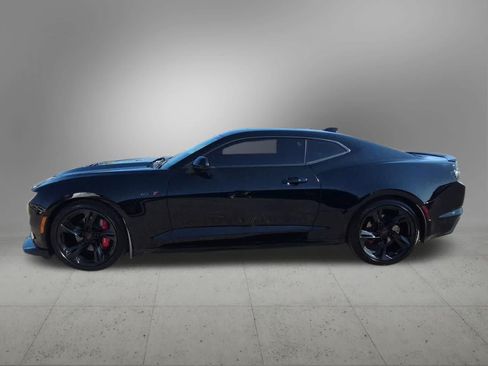 Used 2022 Chevrolet Camaro LT w/ RS Package RWD image 3