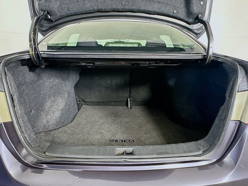 Used 2014 Nissan Sentra SV FWD image 25