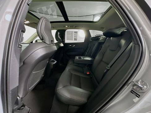 Used 2025 Volvo XC60 B5 Plus image 28