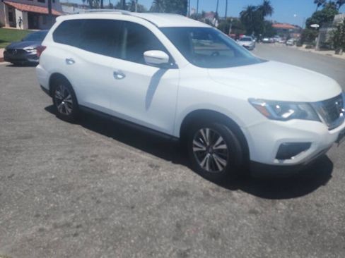 Used 2018 Nissan Pathfinder S FWD image 3