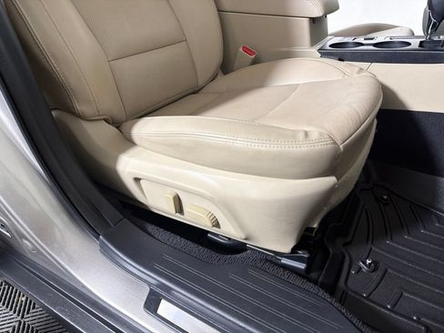 Used 2017 Subaru Outback 3.6R Limited AWD/4WD image 24