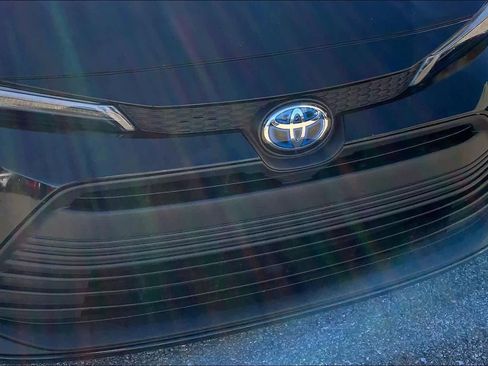 Used 2024 Toyota Corolla LE w/ LE Convenience Package image 29