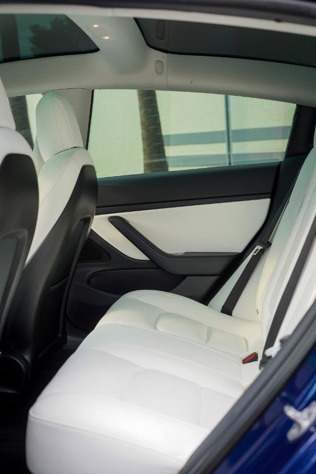 Used 2020 Tesla Model 3 Standard Range Plus RWD image 16