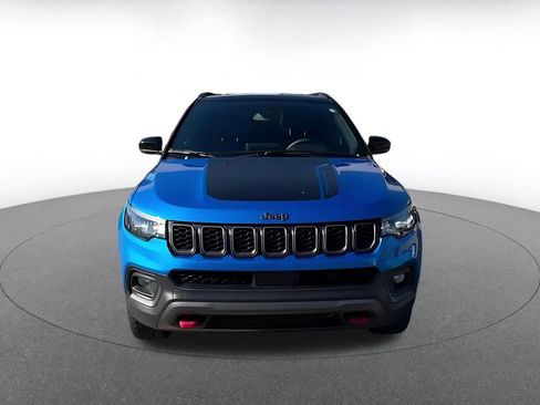 Used 2025 Jeep Compass Trailhawk image 4