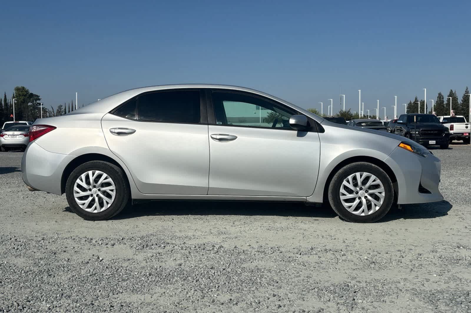 Used 2019 Toyota Corolla LE FWD image 9