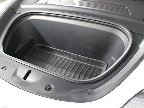 Used 2021 Tesla Model Y Long Range image 35