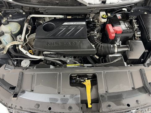 Used 2022 Nissan Rogue SV image 11