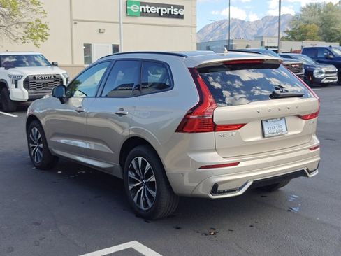 Used 2025 Volvo XC60 B5 Plus image 5