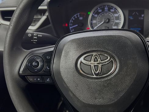 Used 2020 Toyota Corolla LE image 19