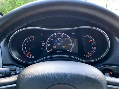 Used 2020 Jeep Grand Cherokee Laredo AWD/4WD image 26