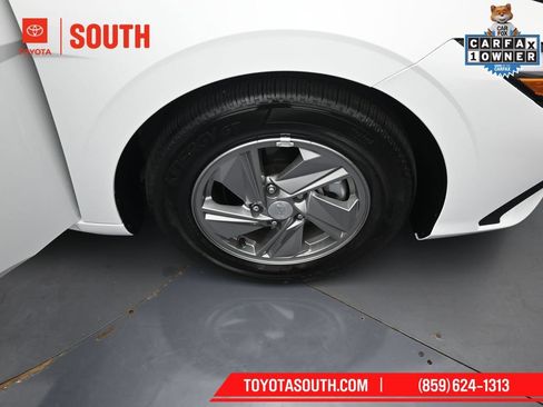 Used 2025 Hyundai Elantra SE FWD image 31
