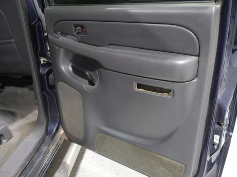 Used 2004 Chevrolet Avalanche 4x4 w/ Preferred Equipment Group image 22