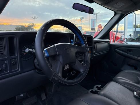 Used 2007 Chevrolet Silverado 3500 W/T image 10