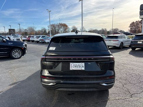 New 2026 Lincoln Nautilus Premier image 6