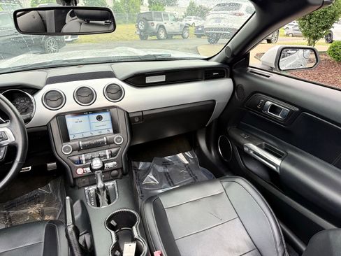 Used 2017 Ford Mustang Premium RWD image 28