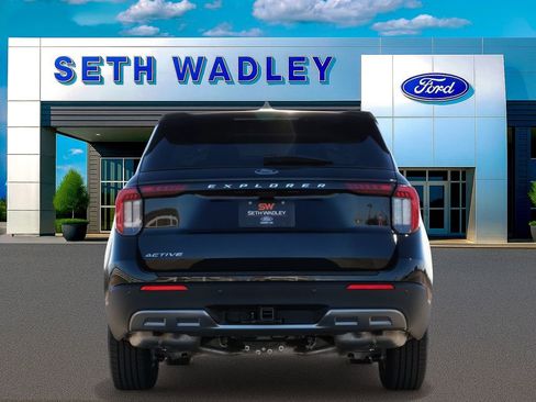 New 2026 Ford Explorer Active w/ Active Comfort Package RWD image 5