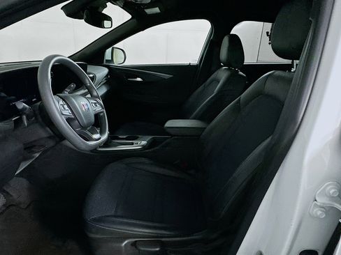 Used 2025 Buick Envista Preferred image 13