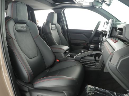 Used 2025 Toyota Tacoma TRD Pro image 23