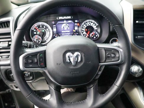 Used 2022 RAM 1500 Laramie AWD/4WD image 18