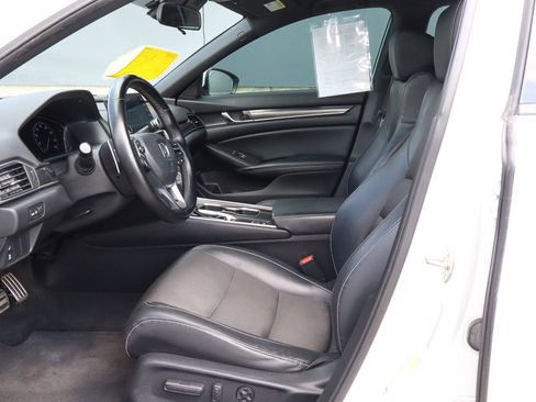 Used 2018 Honda Accord Sport image 7