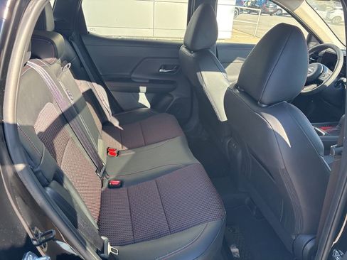 New 2025 Nissan Kicks SR FWD image 11