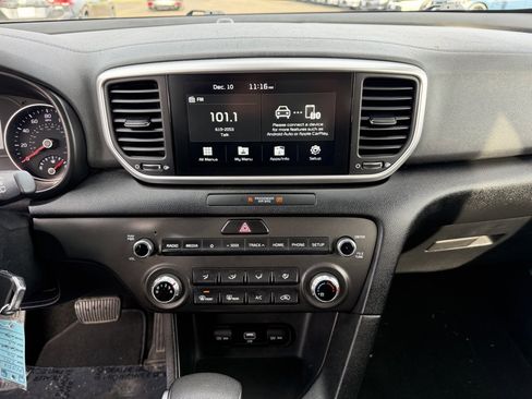 Used 2022 Kia Sportage LX image 21