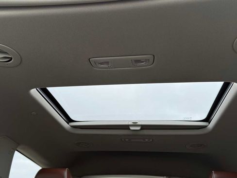 Used 2021 Buick Enclave Avenir w/ Avenir Technology Package image 28