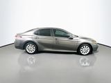 Used 2020 Toyota Camry LE image 4