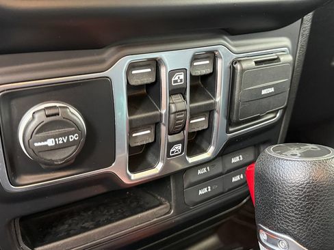 Certified 2020 Jeep Wrangler Unlimited Sport S AWD/4WD image 16