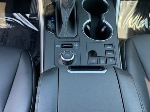 Used 2023 Toyota Highlander XSE AWD/4WD image 16