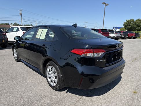 Used 2023 Toyota Corolla LE w/ Carpet Mat Package (TMS) FWD image 5