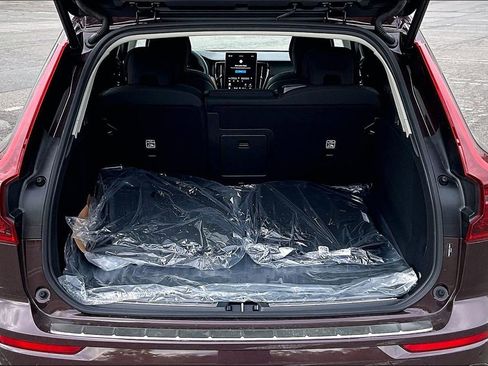 New 2026 Volvo XC60 B5 Plus w/ Protection Package Premier AWD/4WD image 9