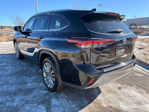 Used 2026 Toyota Highlander Platinum AWD/4WD image 5