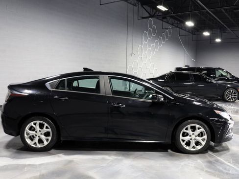 Used 2017 Chevrolet Volt Premier w/ Driver Confidence II Package image 8