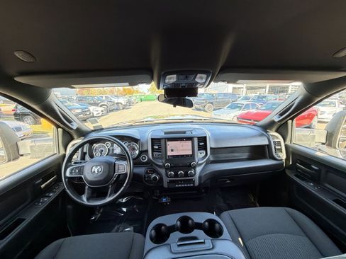 Used 2024 RAM 2500 Tradesman w/ Chrome Appearance Group image 22