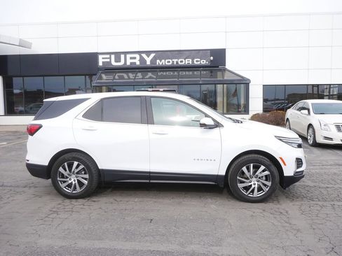 Used 2024 Chevrolet Equinox LT image 1