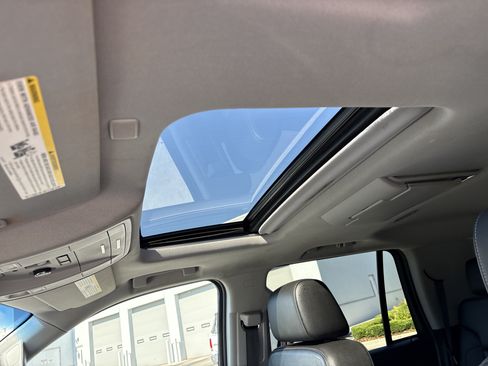 Used 2018 Chevrolet Tahoe LT AWD/4WD image 19