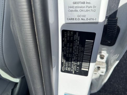 Used 2025 Hyundai Elantra Limited image 30