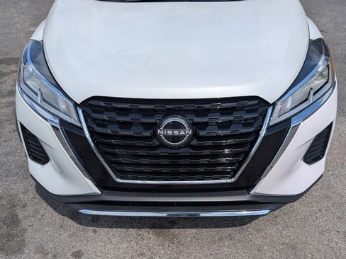 Used 2023 Nissan Kicks SV w/ Interior Electronics Package image 12