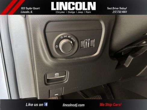 New 2025 Jeep Grand Cherokee Altitude image 17