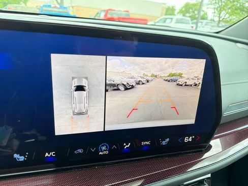 Certified 2025 Chevrolet Traverse Z71 w/ Driver Confidence Package AWD/4WD image 19