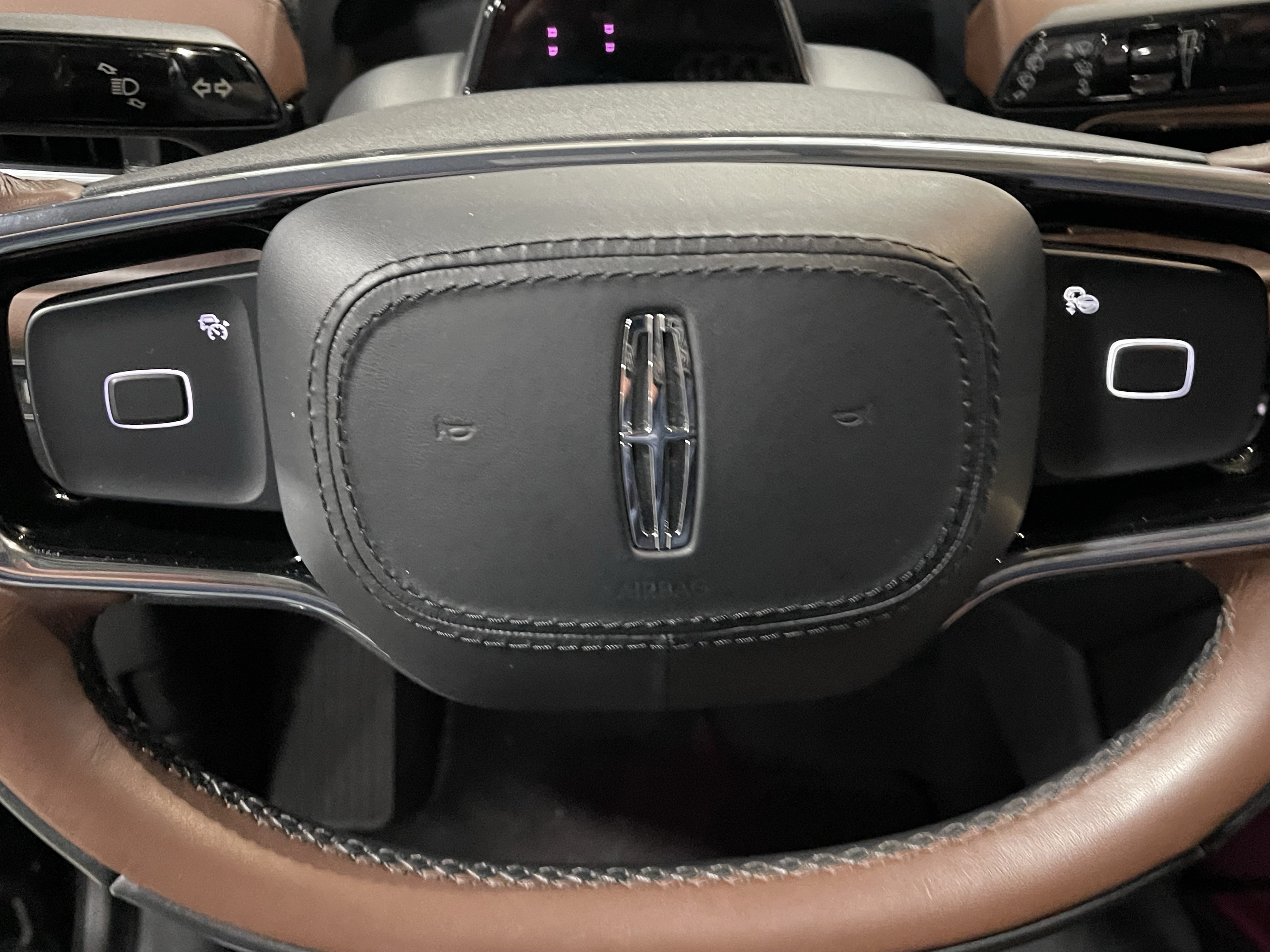 Used 2025 Lincoln Navigator Reserve AWD/4WD image 21