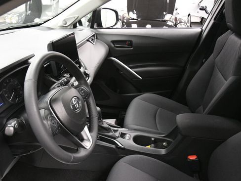 Used 2023 Toyota Corolla Cross LE w/ Moonroof Package AWD/4WD image 20