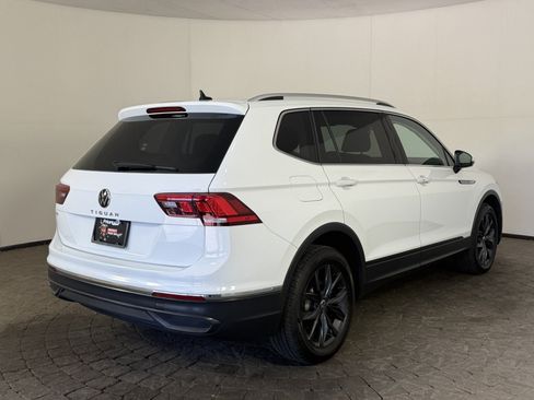 Used 2024 Volkswagen Tiguan SE FWD image 9