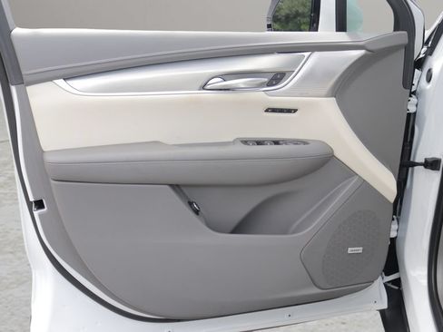 Certified 2023 Cadillac XT5 Premium Luxury FWD image 10
