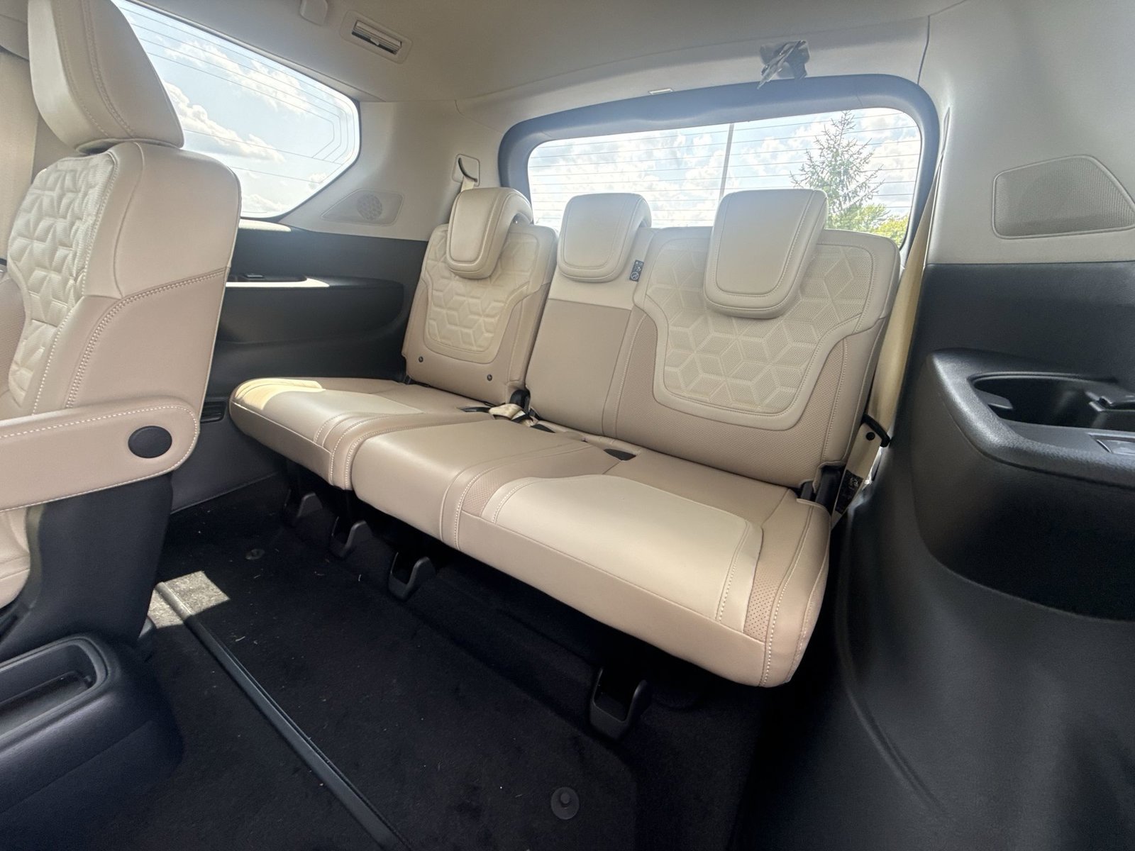 Used 2026 Nissan Armada Platinum Reserve AWD/4WD image 25