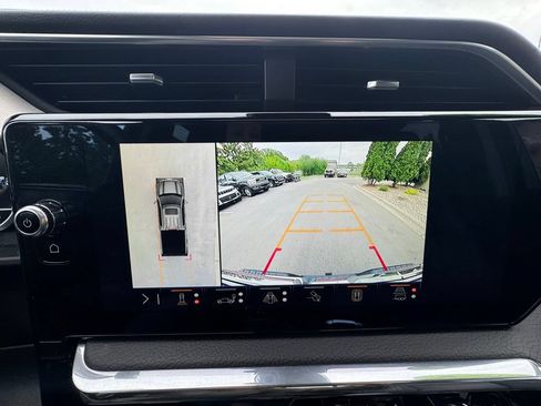 Used 2024 GMC Sierra 1500 Denali w/ Technology Package AWD/4WD image 36