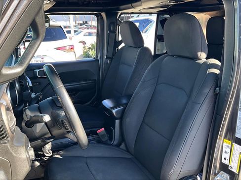 Used 2018 Jeep Wrangler Unlimited Sport S image 7